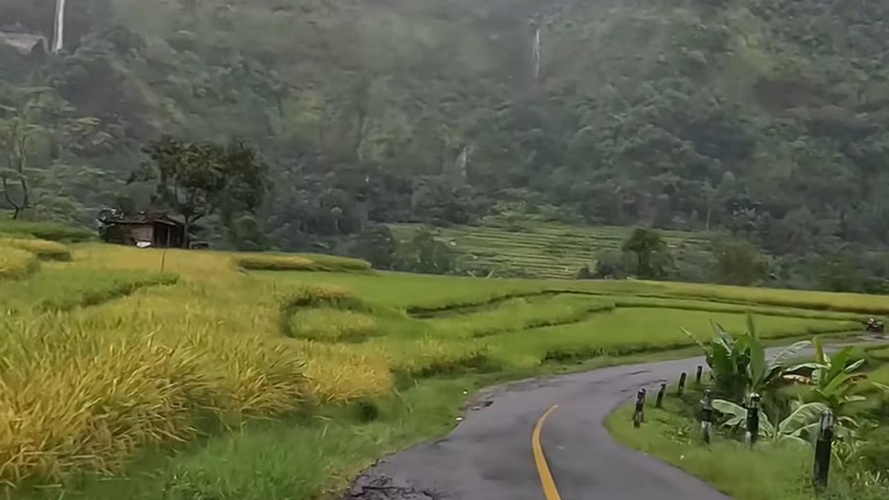 Air terjun di bukit Naringgul