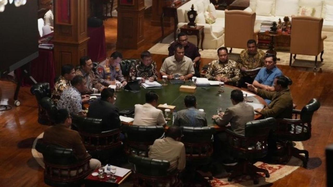 Presiden Prabowo Pimpin Ratas Prabowo Hambalang, Bahas Pendidikan hingga Pertahanan Negara