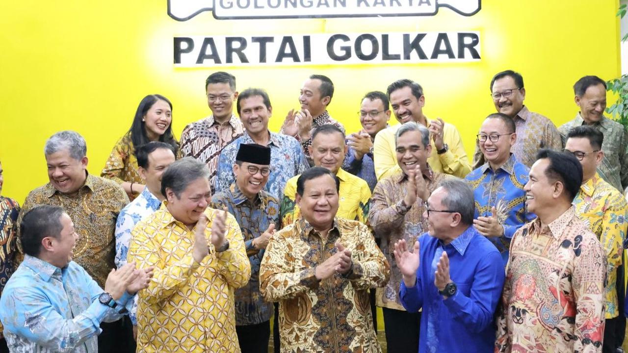 Maka itu, Muzani memandang sebaiknya Prabowo dan Ganjar masing-masing maju sebagai calon presiden dan berkontestasi di Pemilu 2024<br>
