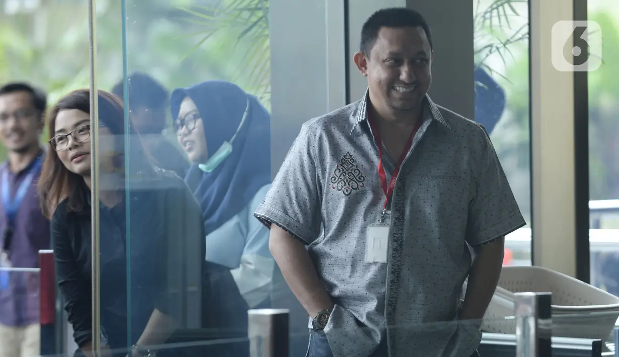 Wasekjen Partai Golkar dan juga mantan terpidana kasus korupsiproyek pengadaan laboratorium komputer dan Alquran di Kementerian Agama tahun 201, Fahd El Fouz bersiap menjalani pemeriksaan di Kantor KPK, Jakarta, Kamis (23/1/2020). (merdeka.com/Dwi Narwoko)