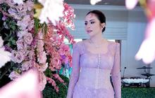 Bikin Pangling, 7 Potret Momo Geisha Pakai Kebaya saat Kondangan: Cantik dan Elegan