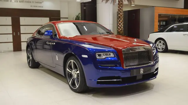 Rolls-Royce Wraith dengan warna seperti Metromini