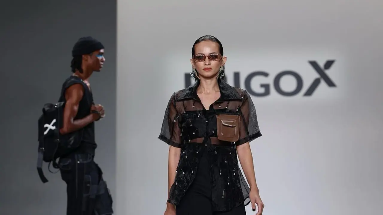Pesona Enzy Storia bikin bule terpana