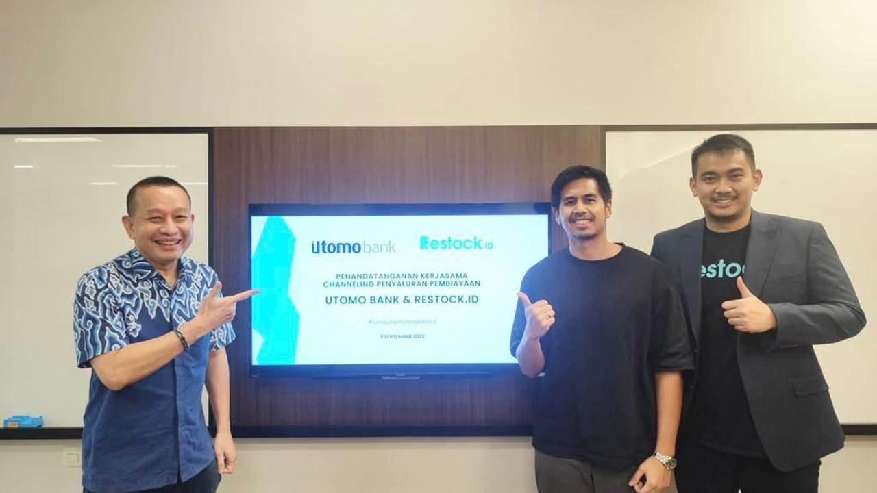Direktur Utama Bank Utomo Rudy Hasanudin, CRO Restock.id M.Audi Vialdo, dan CEO Restock.id Tiar Karbala. (Dok Restock)