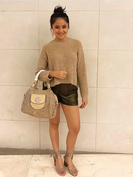 Setelah resmi menjanda dengan satu anak, Marshanda belum menikah lagi. Beberapa waktu lalu, ia menjalin hubungan dengan pesinetron Egi John. Namun hubungan keduanya kandas ditengah jalan. (Instagram/ marshanda99)