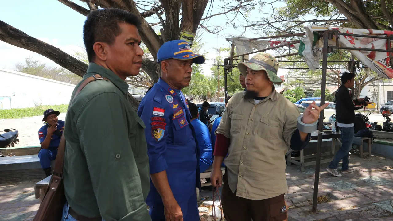 Buaya Berkalung Ban