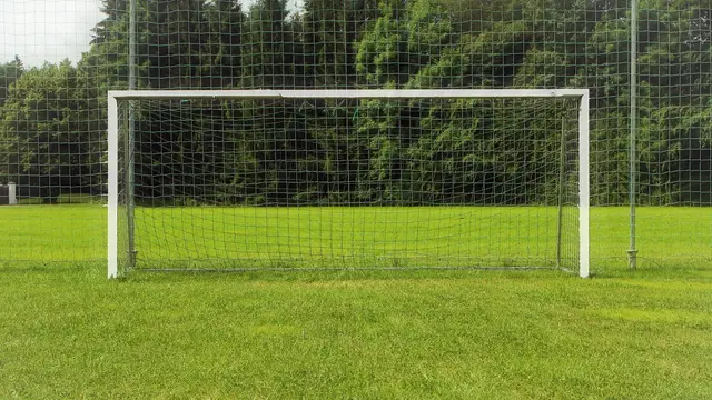 Tinggi Gawang dalam Permainan Sepak Bola (sumber: pixabay)