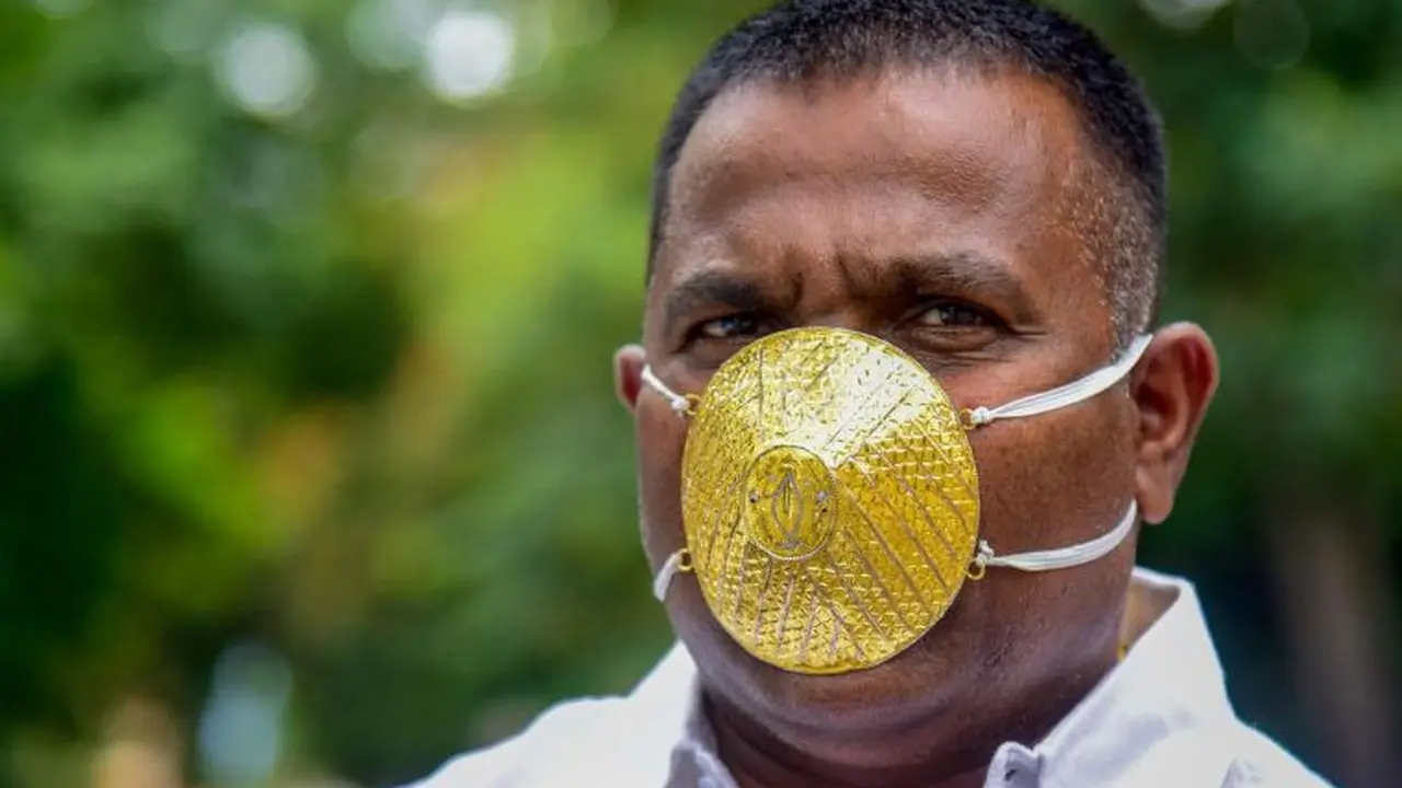 Rogoh Kocek Rp 57 Juta, Pria Ini Bikin Masker dari Emas Agar Terlindungi dari Virus Corona