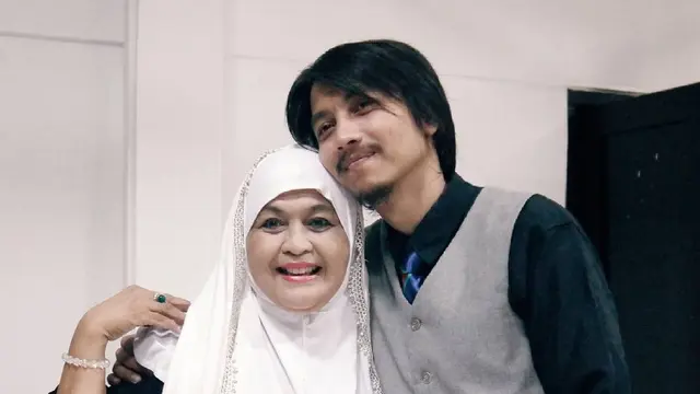 Fiersa Besari dan Ibu