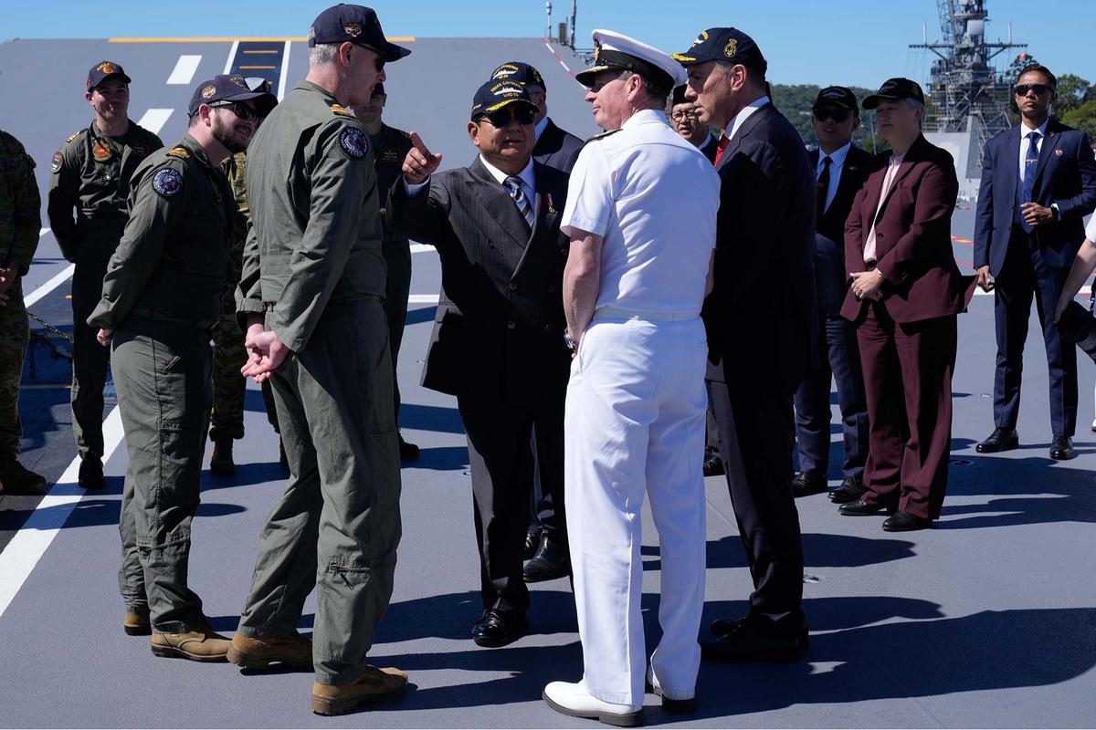 FOTO: Di Atas Kapal Induk HMAS Canberra, Prabowo dan Albanese Resmikan Era Baru Hubungan Strategis Indonesia–Australia