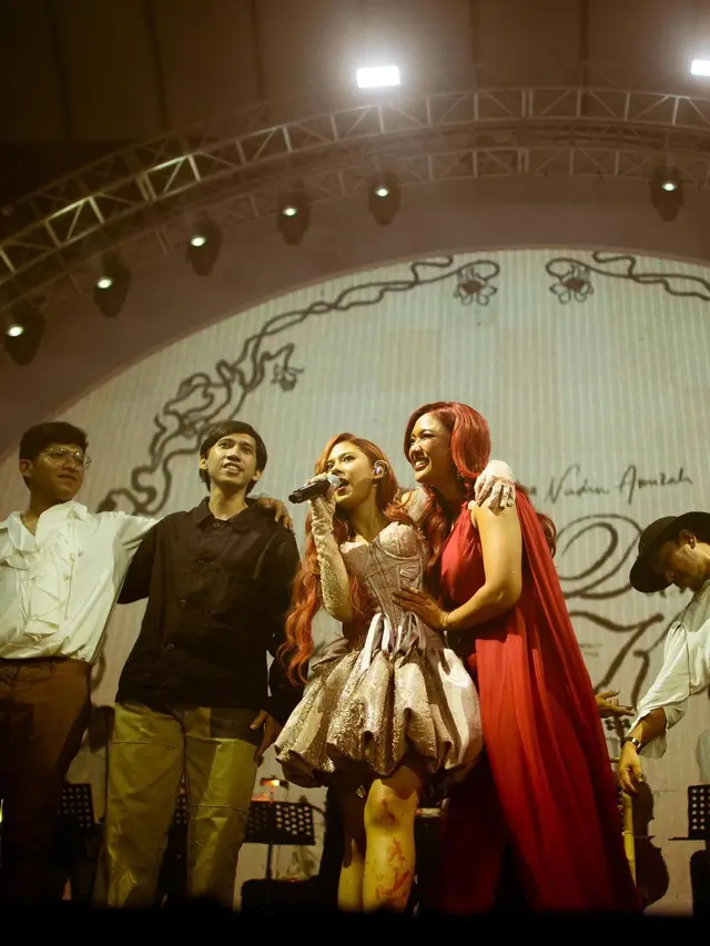 6 Gaya Balletcore ala Nadin Amizah saat Manggung Bareng Marion Jola, Super Aesthetic!