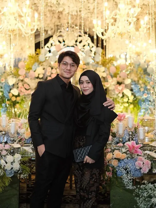 5 Model Dress Kondangan Hijab ala Selebriti Tanah Air, Anggun dan Mewah