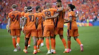 Para pemain Belanda merayakan gol yang dicetak Cody Gakpo ke gawang Austria pada matchday 3 Grup D Piala Eropa 2024, Selasa (25/6/2024) malam waktu setempat.&nbsp;(AP Photo/Ebrahim Noroozi)