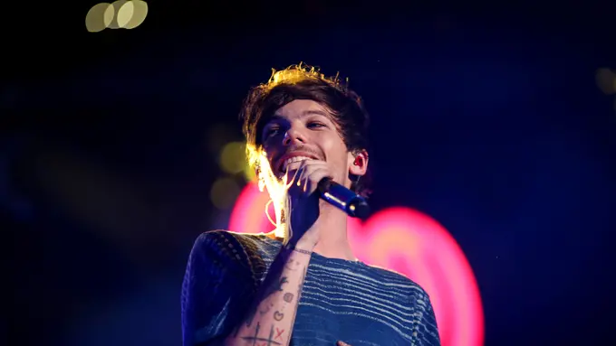 [Bintang] ouis Tomlinson