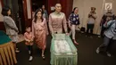 Ibas Yudhoyono didampingi istrinya, Aliya Rajasa bersama keluarga saat jumpa pers terkait lahirnya putri ke-3 di RS Pondok Indah, Jakarta, Selasa (2/1). (Liputan6.com/Faizal Fanani)
