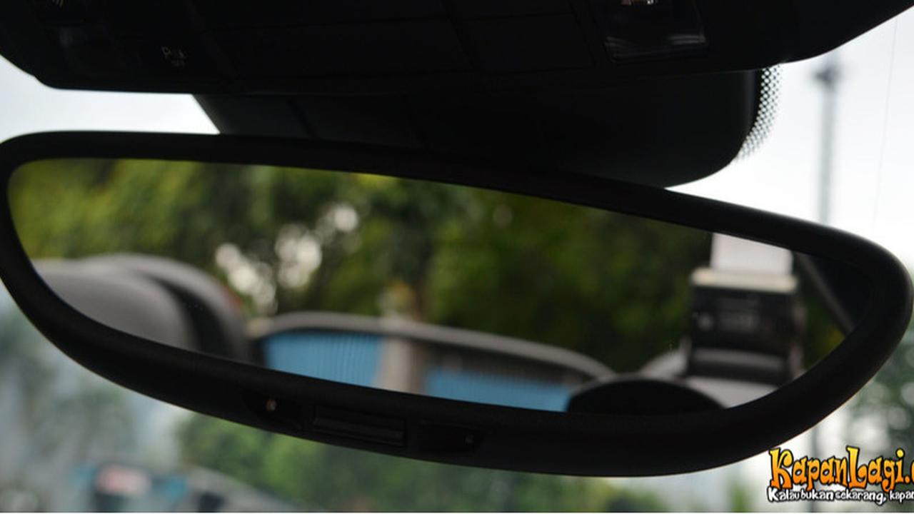 Langkah-Langkah Menyesuaikan Kaca Spion Mobil untuk Keamanan Berkendara