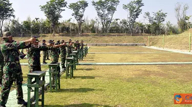 Citizen6, Surabaya: Latihan Triwulan-III Tahun 2012 ini dipimpin langsung oleh Wadan Denintel Pasmar-1 Mayor Marinir Sulistiyono. (Pengirim: Budi Abdillah)