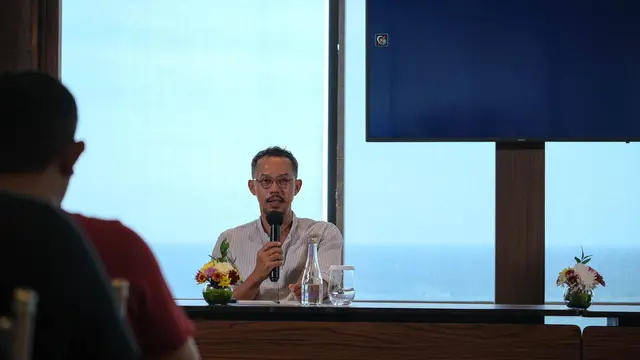 Seniman Ari Bayuaji
