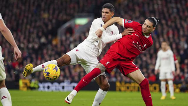 Foto: Solid dan Disiplinnya Pertahanan MU Meski Berulang Kali Digempur Pemain Liverpool pada Laga Panas di Liga Inggris