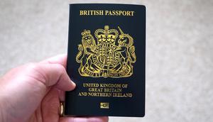 Ilustrasi paspor Inggris (Dok.Unsplash/ Ethan Wilkinson)