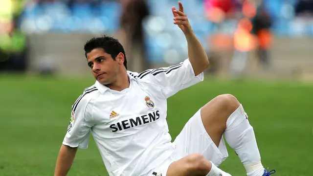 Cicinho saat masih memperkuat Real Madrid