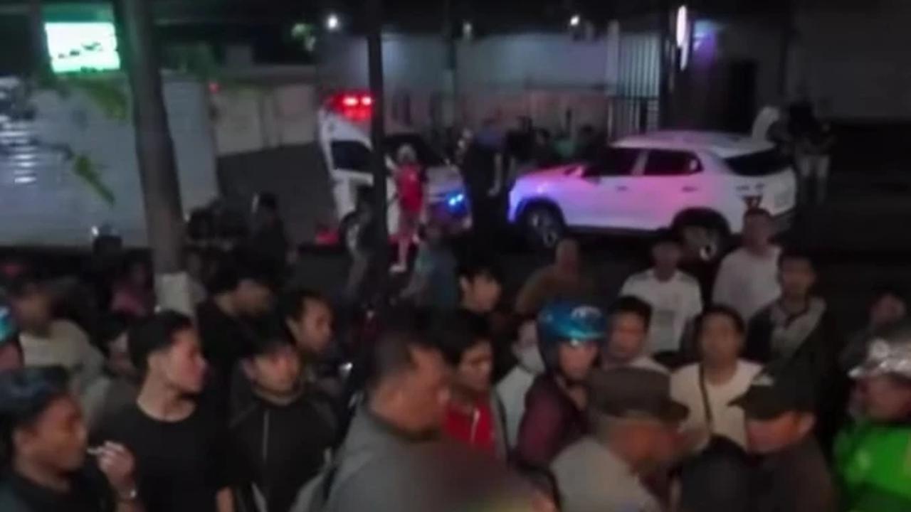 Bule Perempuan ngamuk usai tabrak mahasiswa hingga tewas