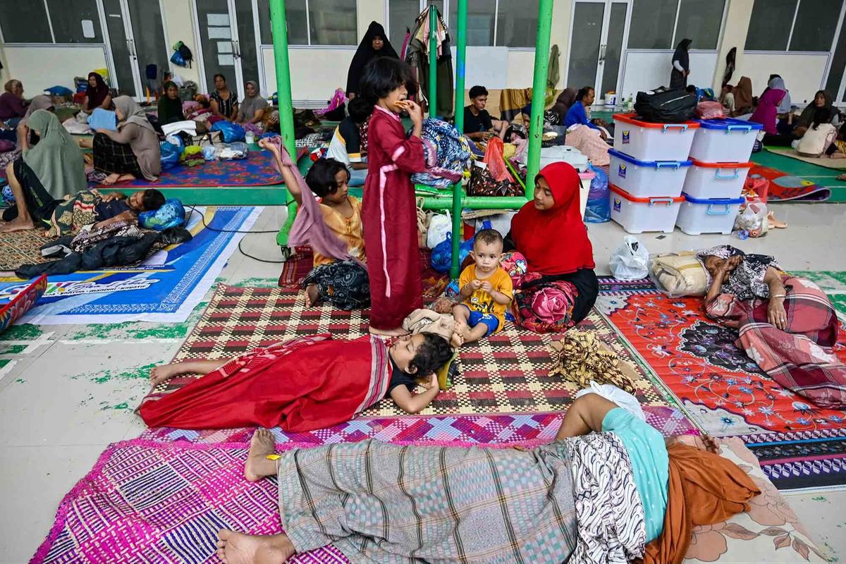 FOTO: Korban Tewas Bertambah, Pengungsian Meluas di Tiga Provinsi Terdampak Bencana Sumatera