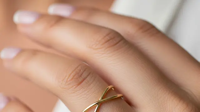 Desain Cincin Emas yang Mudah Dijual Kembali (AI)