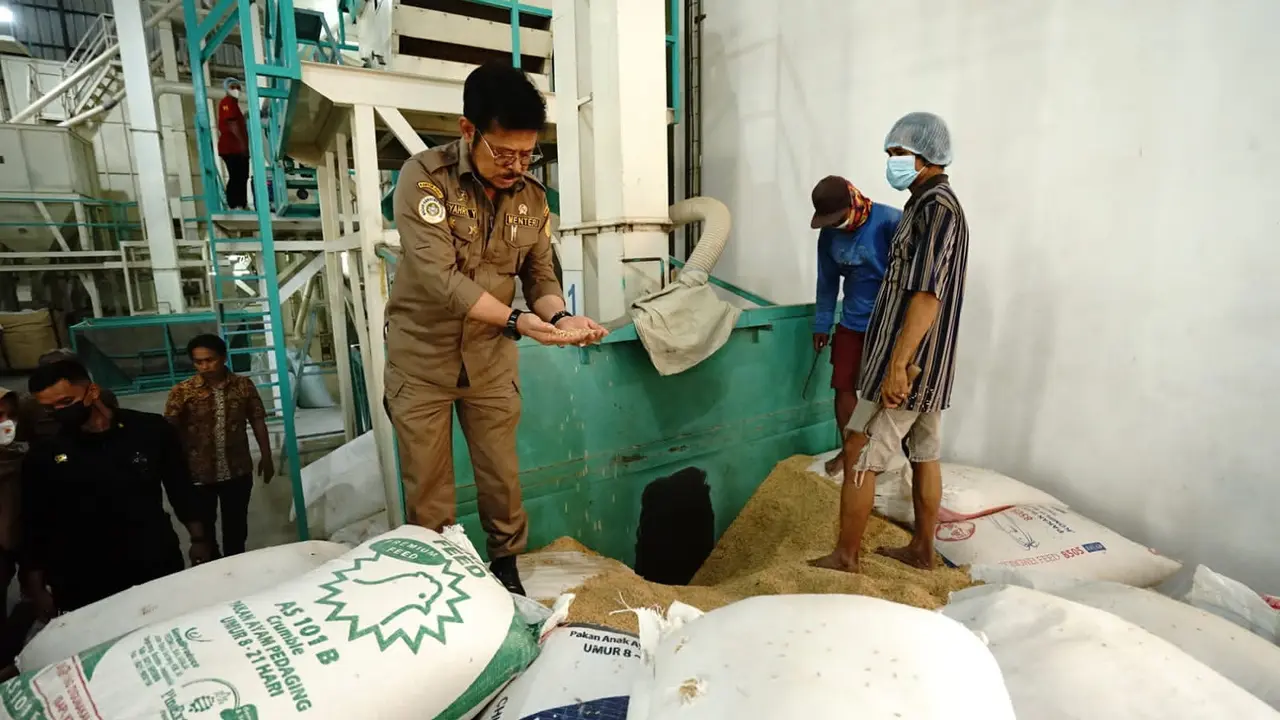 Kunjungi Pabrik Penggilingan di Karawang Mentan SYL Pastikan Stok Beras Aman Hingga Akhir Tahun