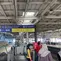 Kondisi terkini di Stasiun Manggarai, Jakarta, Kamis (20/8/2026) pagi. Di mana sempat terjadi penumpukan akibat insiden tertempernya warga di Tebet. (Foto: Liputan6.com/Devira Prastiwi).
