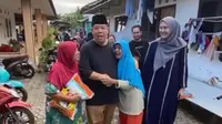 Calon Gubernur Bangka Belitung (Babel), Hidayat Arsani berbagi 15.000 paket Lebaran untuk masyarakat kurang mampu di Bangka Belitung. (Ist)