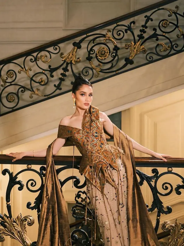 Cinta Laura tampil anggun dalam balutan gaun yang dirancang khusus oleh AnSoe (Instagram/@byansoe)