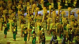 Penampilan kesenian tradisional Kamboja yang bertemakan Cambodia of Journey mengisi rangkaian acara pembukaan (Opening Ceremony) SEA Games 2023 Kamboja di Morodok Techo Stadium, Phnom Penh, Kamboja, Jumat (5/5/2023) malam WIB. (Bola.com/Abdul Aziz)