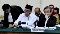 Sidang dugaan suap dengan terdakwa Gubernur Bengkulu non aktif Ridwan Mukti semakin menarik, JPU KPK memberi snyal bakal ada tersangka baru dalam kasus ini (Liputan6.com/Yuliardi Hardjo)