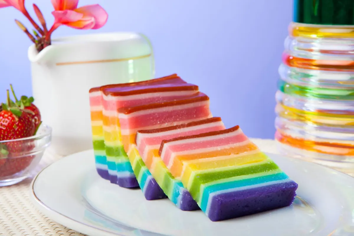kue lapis pelangi
