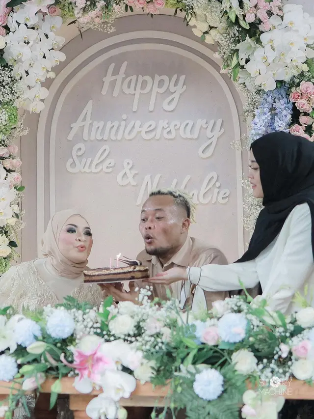 7 Momen Anniversary Pernikahan Sule dan Nathalie Holscher, Dihadiri Rhoma Irama