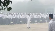 Anak Sekolah di Tengah Kepungan Asap Kebakaran Hutan Kalimantan