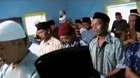 Umat Islam Aboge di Banyumas, Jawa Tengah baru merayakan Idulfitri hari Minggu ini.