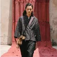 Melihat visualisasi Sapto Djojokartiko akan sabung ayam di koleksi Spring/Summer 2021 (Foto: Sapto Djojokartiko)