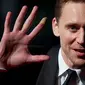 Berbeda dengan kisah cintanya saat ini, sebelumnya Tom Hiddleston bisa dibilang adalah sosok pesohor yang cukup menjaga privasinya.