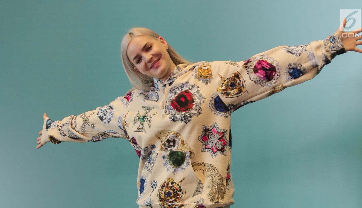 Foto Gaya Anne Marie Jelang Tampil Di Spotify On Stage Showbiz Liputan6 Com