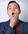Tak sedikit komika atau stand up comedian yang merambah ke dunia film, salah satu nama yang tengah melambung ialah Ernest Prakasa. Di film terbarunya ‘Ngenest’ ia tak hanya sebagai pemain, namun juga sutradara dan penulis. (Febio Hernanto/Bintang.com)