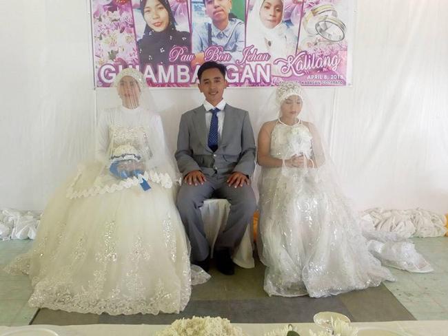 Pernikahan seorang pria dengan dua orang wanita di Filipina ini viral/copyright viral4real.com