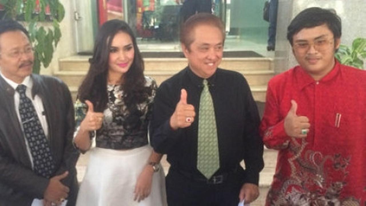 Pedangdut Goyang Lele laporkan Bobby Shandora ke Polri