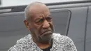 Ekpresi Bill Cosby ketika tiba di Pengadilan Montgomery County, Pennsylvania, Rabu (30/12). Cosby dikenai tuduhan penyerangan seksual dalam satu peristiwa di tahun 2004 yang melibatkan seorang pegawai universitas setempat. (REUTERS/Mark Makela)