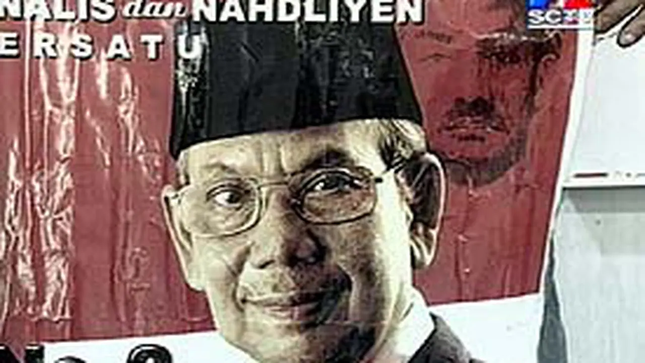 030704cMegaHasyim1.jpg