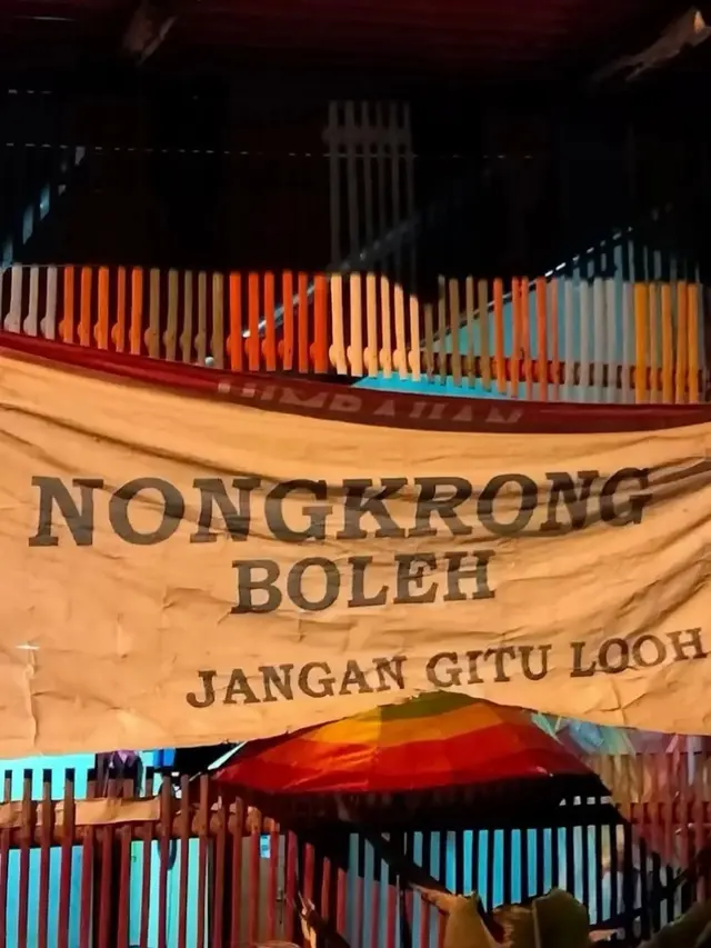 Spanduk Tak Lengkap Lucu