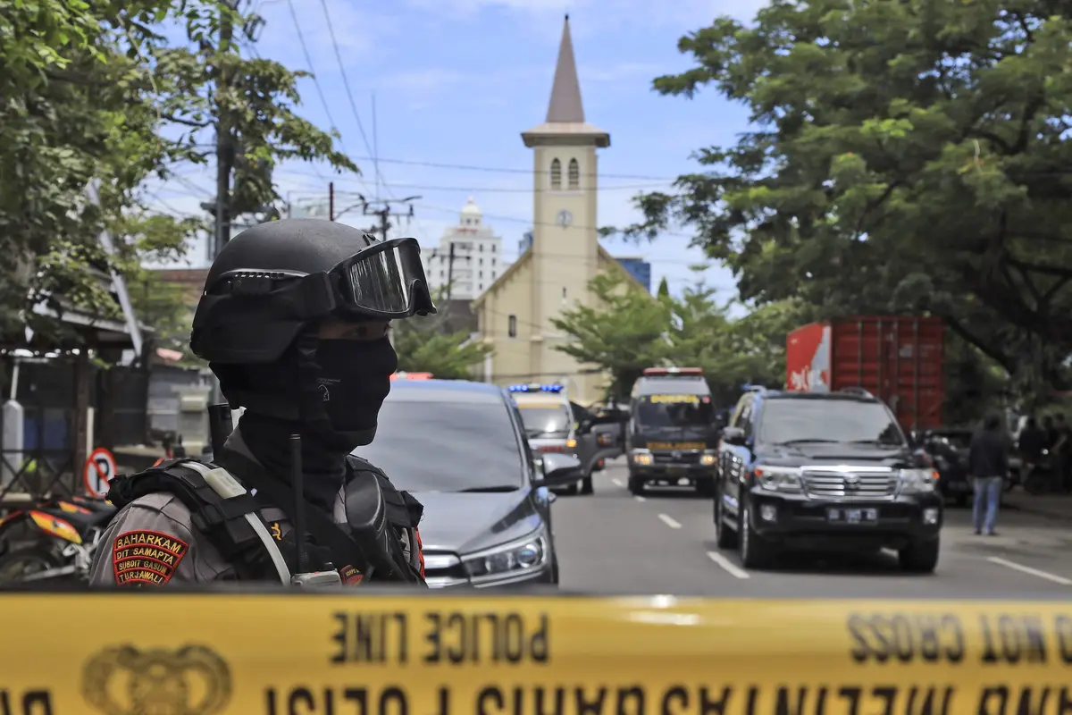 Penjagaan Ketat Gereja Katedral Makassar Pasca Ledakan Bom