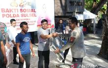 Kapolda Sulsel Gelar Bakti Sosial di Pulau Lanjukang, Rayakan HUT ke-80 Polri Bersama Nelayan