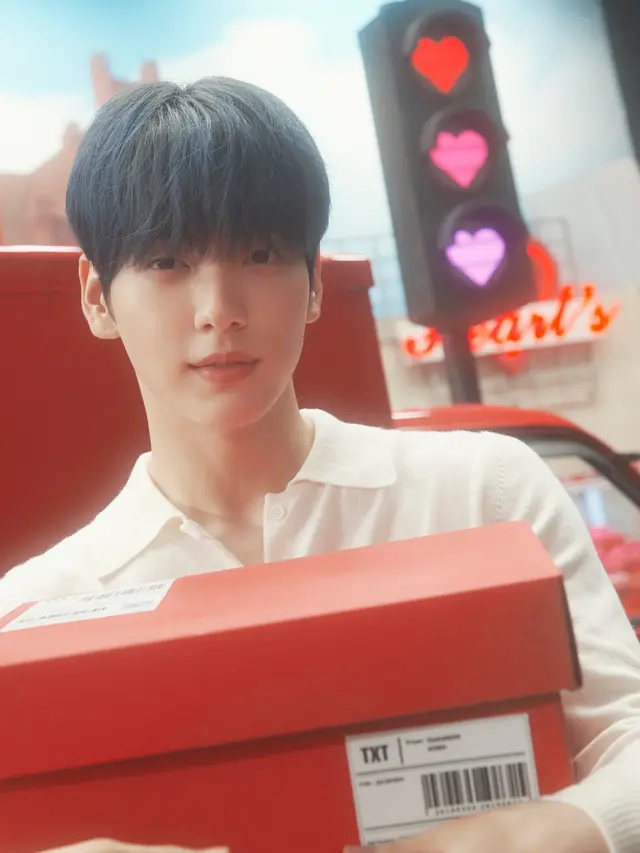 Soobin TXT. (Bighit Music via Soompi)